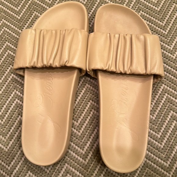 J Crew NOT Factory 9.5 EUC Sand / Tan Slides Leather with Synthetic Sole worn 1x - Picture 3 of 8